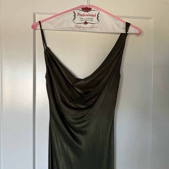 Leave Her Wilder Ricky Gown | Khaki | US 4 - Picture 8 of 10